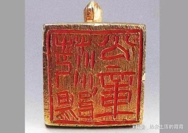 开云体育 开云平台人类最早的警示器鸭形玻璃注(图2)