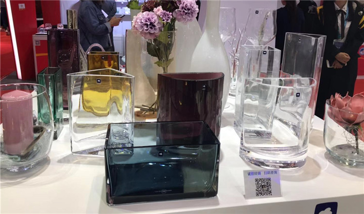 开云 开云体育APP玻璃制品晶莹剔透品味不俗来自德国的时尚玻璃品牌进驻四叶草(图3)