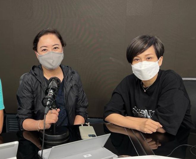 开云 开云体育官网港姐冠军谢宁爆料后冠不值钱是玻璃制品会变色！59岁已转行卖饼(图2)