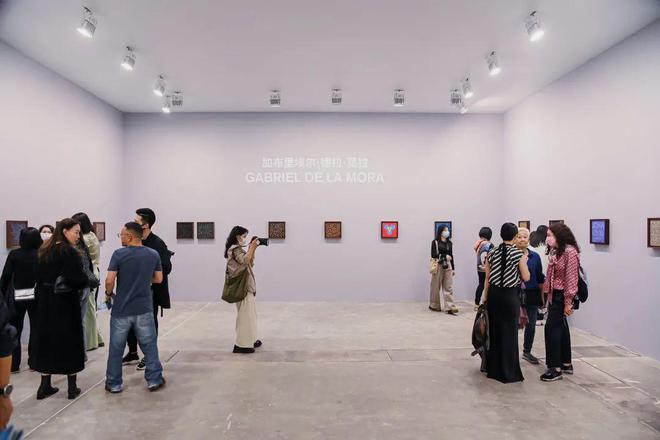 开云 开云体育APP直击上海艺术季现场DECO带你看7大展览、30件新品(图2)