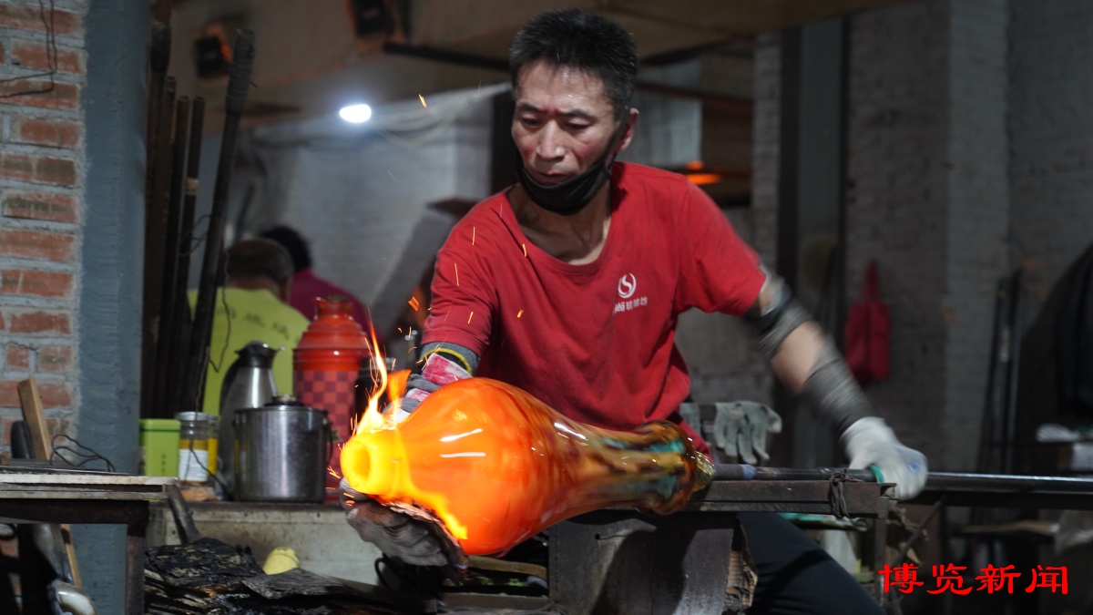 开云 开云体育官网淄博琉璃走俏欧美市场(图2)