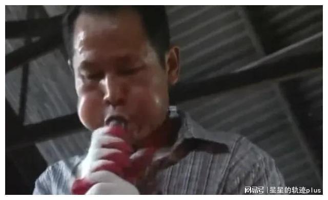开云 开云体育你知道吗？美丽的玻璃瓶竟是用嘴吹出来的以前的白炽灯泡也是