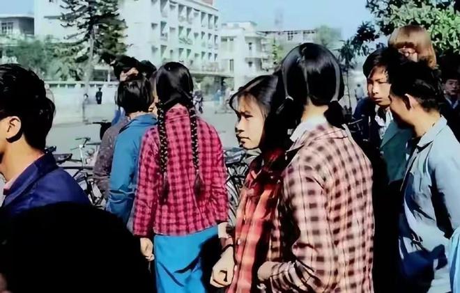 上世纪风靡的“的确良”现在去哪了？其实它在我Kaiyun 开云们身边换了个名(图10)