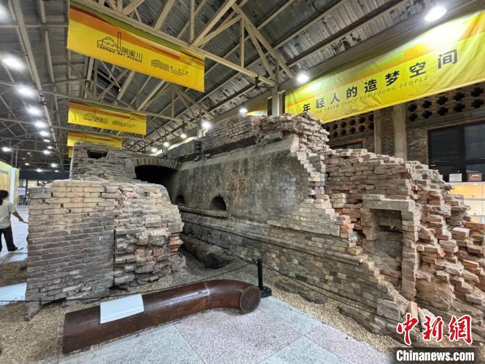 高质量开云APP 开云官网入口发展调研行）景德镇：三组“碰撞”讲述千年瓷都故事