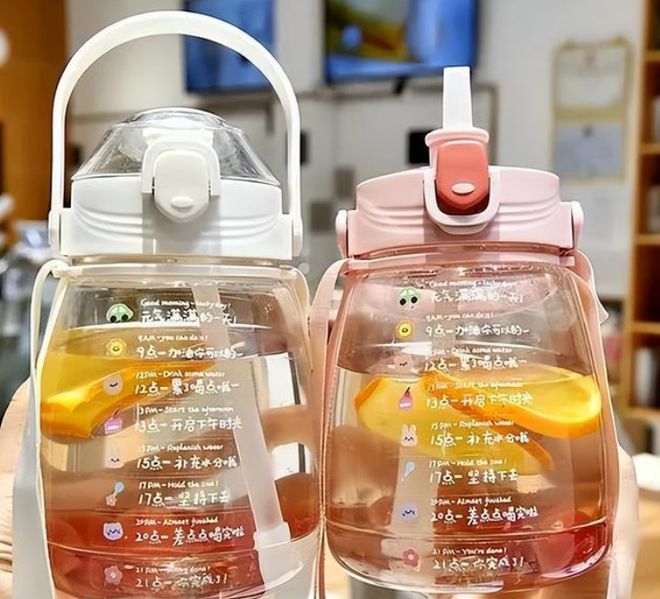 开云 开云体育平台毒玻璃杯危害如此大白开水秒变“毒水”家里有的赶快扔掉！(图10)