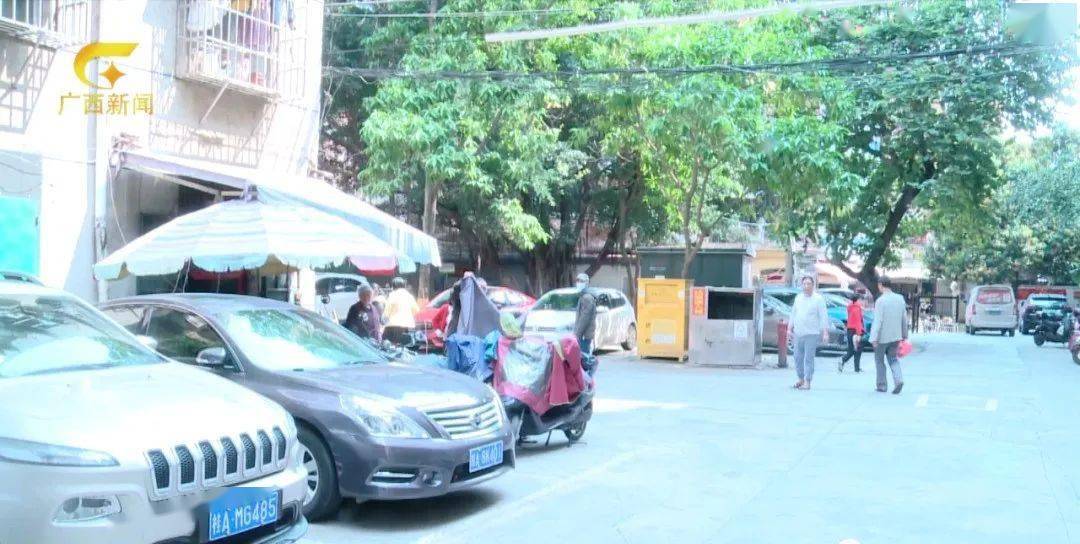 广开云体育 开云平台西丨小区频频天降酒瓶！居民指认7楼住户7楼住户却称：没扔过酒瓶只扔过狗屎！(图3)