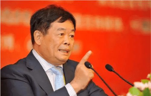 日本人卖玻璃给福开云体育 开云官网耀曹德旺酒席上一句话让日商激动跪下致谢(图4)