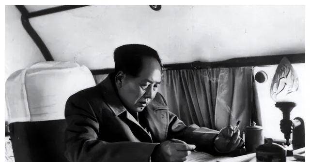 开云 开云体育平台1955年浙江农民无聊扔石块竟击穿毛主席专列玻璃结局如何？