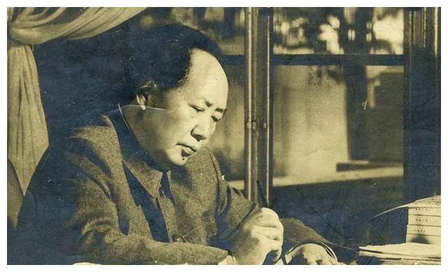开云 开云体育平台1955年浙江农民无聊扔石块竟击穿毛主席专列玻璃结局如何？(图10)