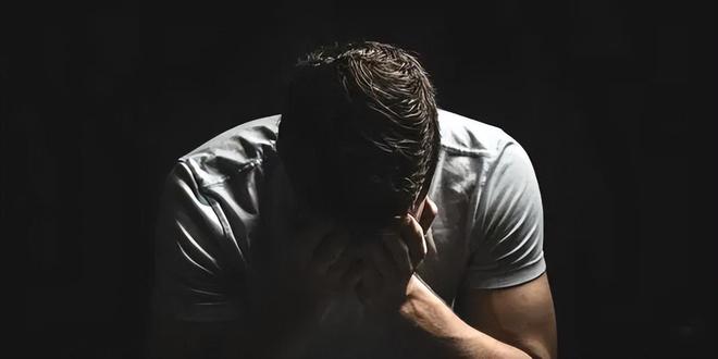 惋惜！四名工人被玻Kaiyun 开云体育璃压死知情人透露是一家人其中三人未婚(图10)