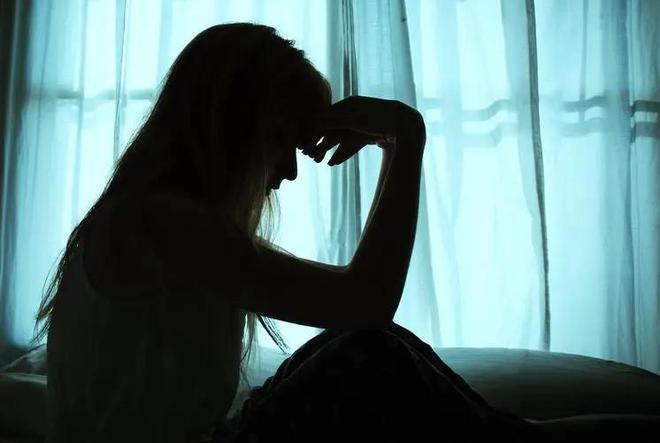 惋惜！四名工人被玻Kaiyun 开云体育璃压死知情人透露是一家人其中三人未婚(图18)
