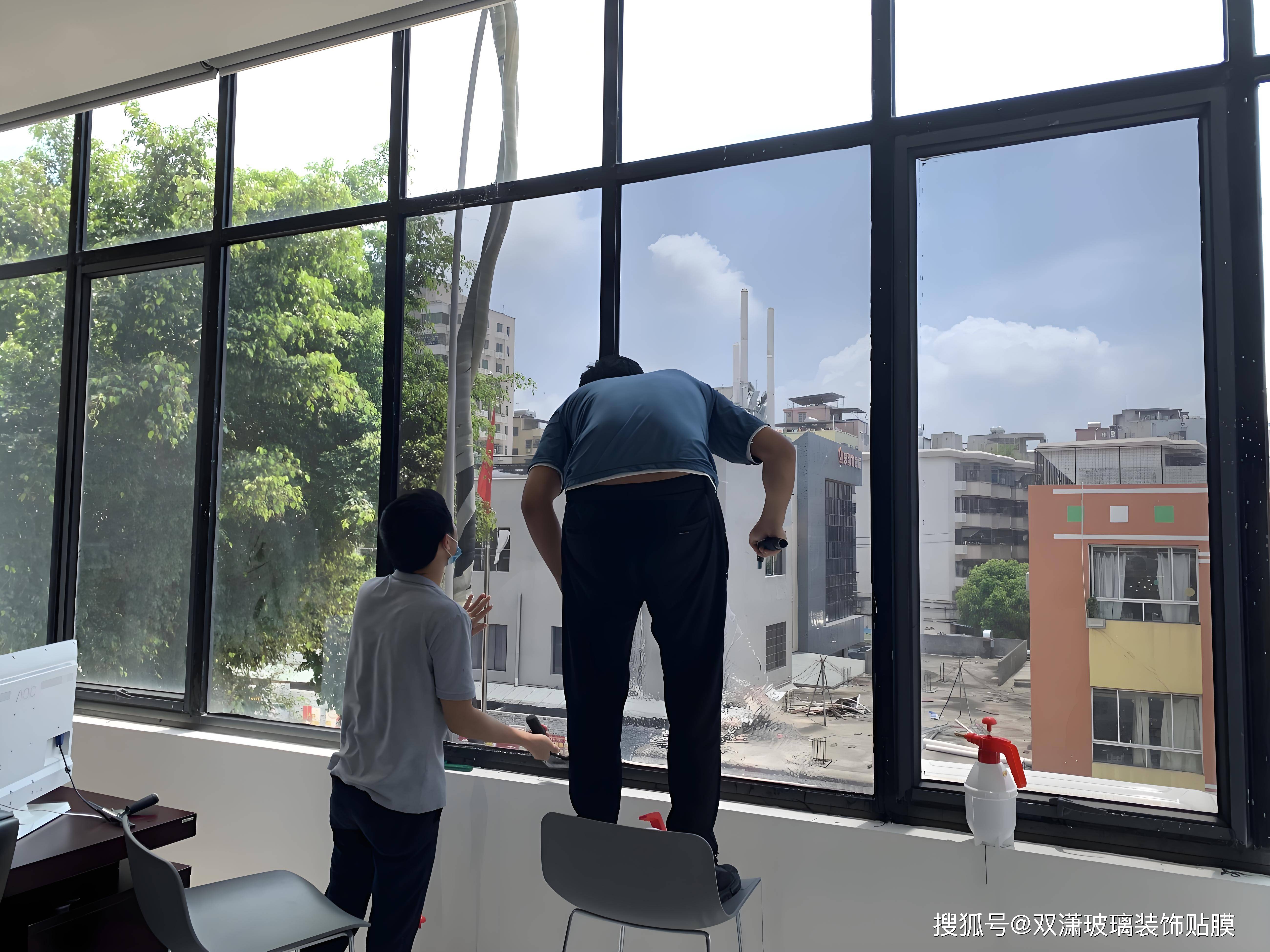 Kaiyun 开云体育为什么大多数人选择给玻璃贴膜？(图3)