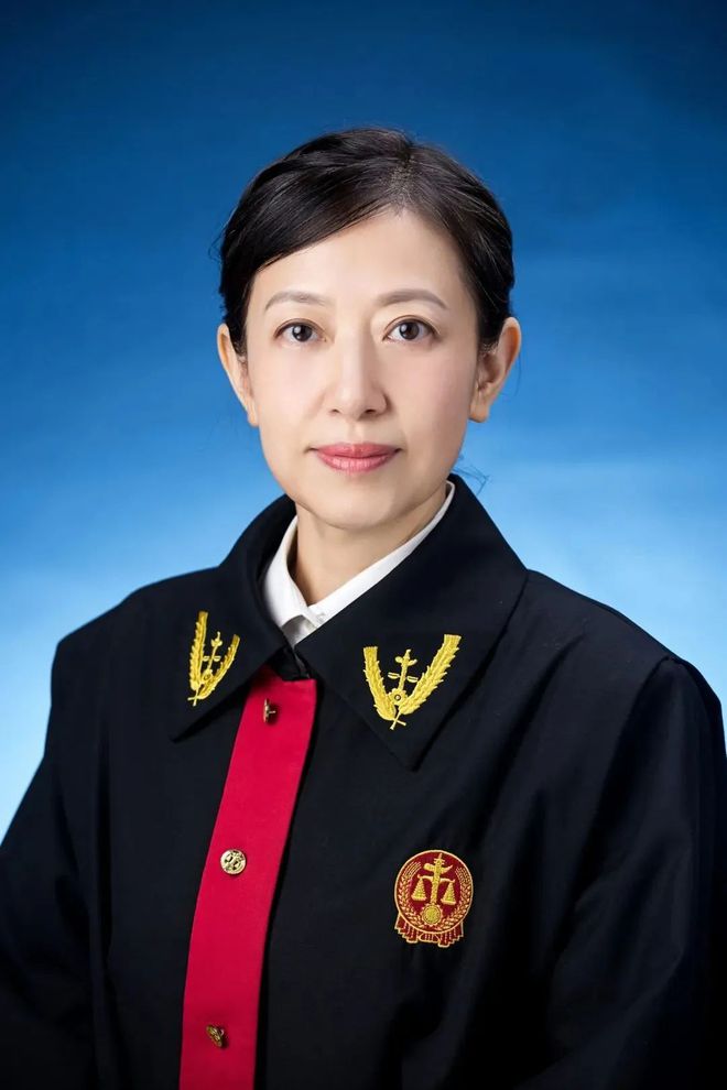 Kaiyun 开云体育浴室玻璃爆裂导致住客受伤酒店需要赔偿吗？