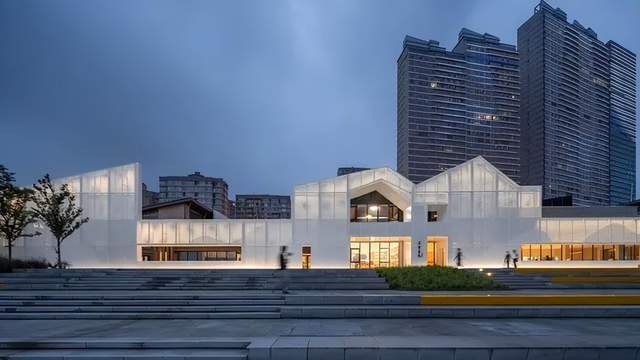 全球首创水墨色智能调光玻璃首展沙特阿拉伯Cityscape房地产建设展Kaiyun 开云(图2)
